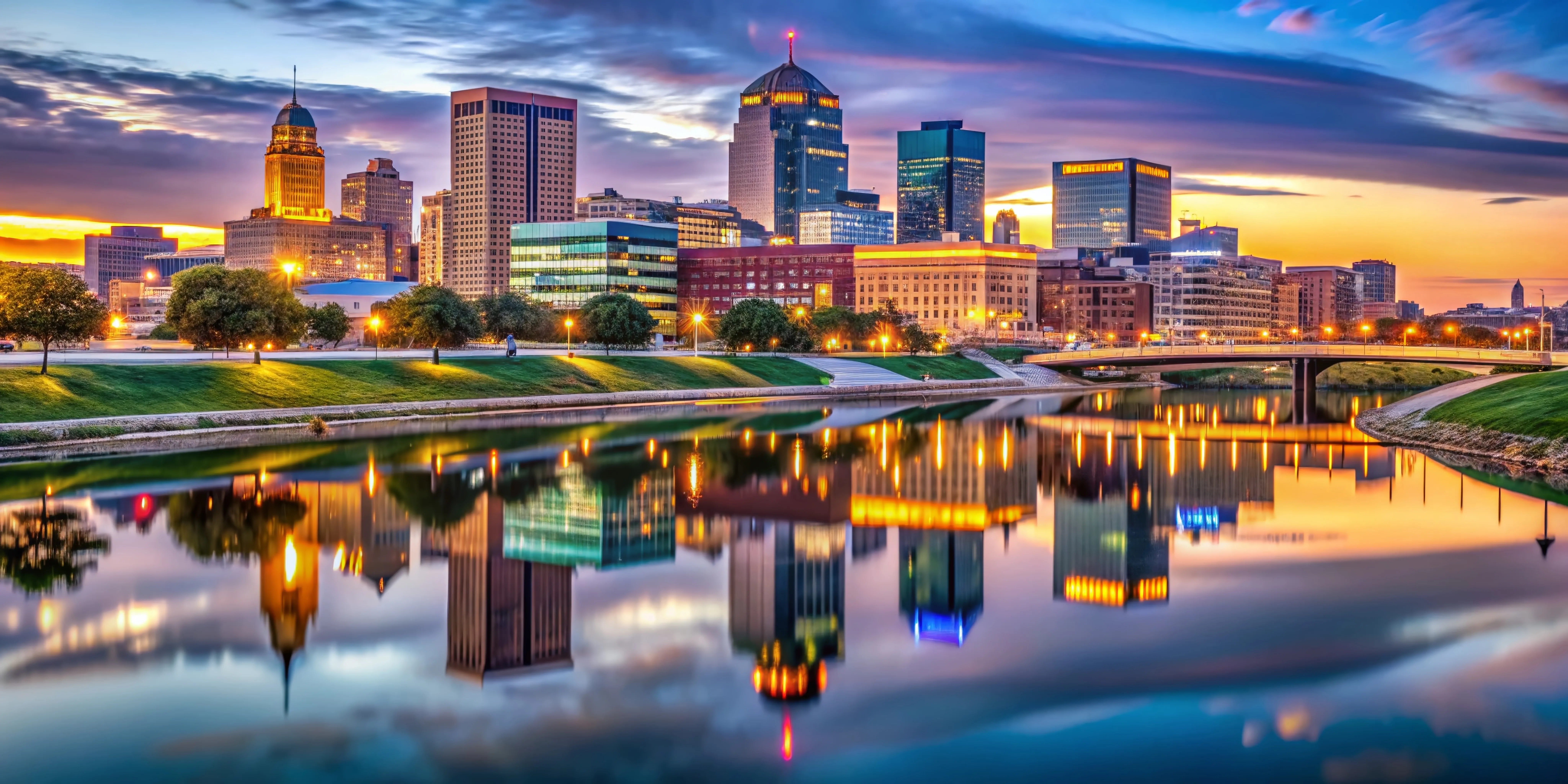 Downtown Des Moines skyline at dusk